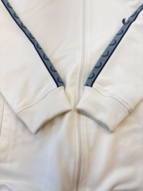 FRED PERRY（フレッドペリー）FRED PERRY (フレッドペリー) FRED PERRY　Contrast Tape Track Jacket アイボリー サイズ:XLの古着・服飾アイテム