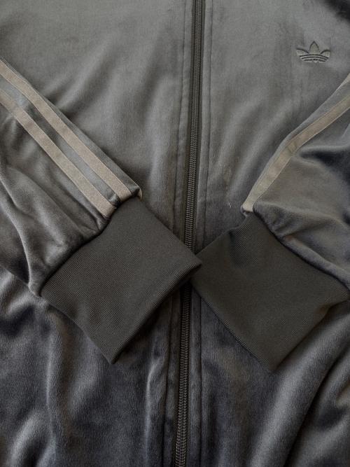 adidas（アディダス）adidas (アディダス) adidas　トラックジャケット ブラック サイズ:2XLの古着・服飾アイテム