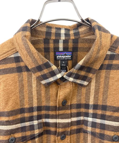 Patagonia（パタゴニア）Patagonia (パタゴニア) フィヨルドフランネルシャツ 　Patagonia　長袖シャツ ブラウン×ブラック サイズ:XLの古着・服飾アイテム