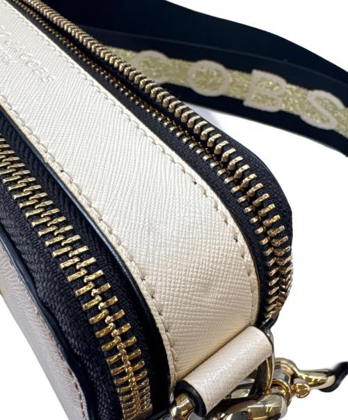 MARC JACOBS（マークジェイコブス）MARC JACOBS (マークジェイコブス) MARC JACOBS　スナップショット　ショルダーバッグ ブラウン×アイボリーの古着・服飾アイテム