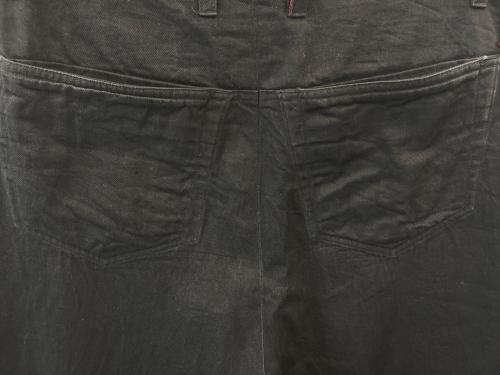 SHINYA KOZUKA（シンヤコズカ）SHINYA KOZUKA (シンヤコズカ) SHINYA KOZUKA　ジーンズ Hi BAGGY DENIM ブラック サイズ:SMALLの古着・服飾アイテム