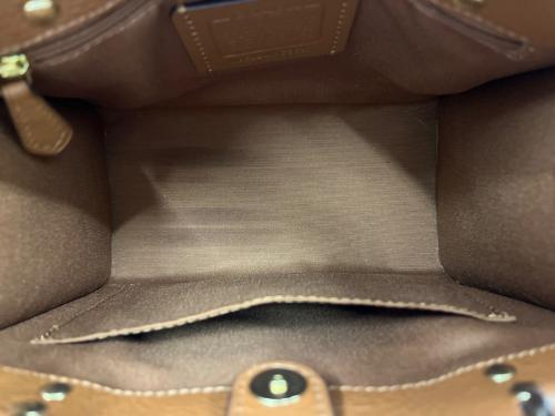 COACH（コーチ）COACH (コーチ) COACH 　デンプシートート22 シグネチャージャカード ウィズ ストライプアンドコーチパッチ 　2WAYショルダーバッグの古着・服飾アイテム