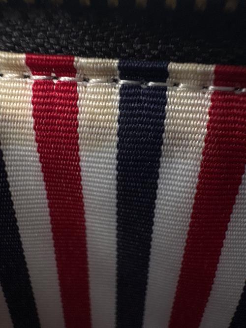 THOM BROWNE. NEW YORK（トムブラウン ニューヨーク）THOM BROWNE. NEW YORK (トムブラウン ニューヨーク) THOM BROWNE. NEW YORK　レザーポーチ ブラックの古着・服飾アイテム