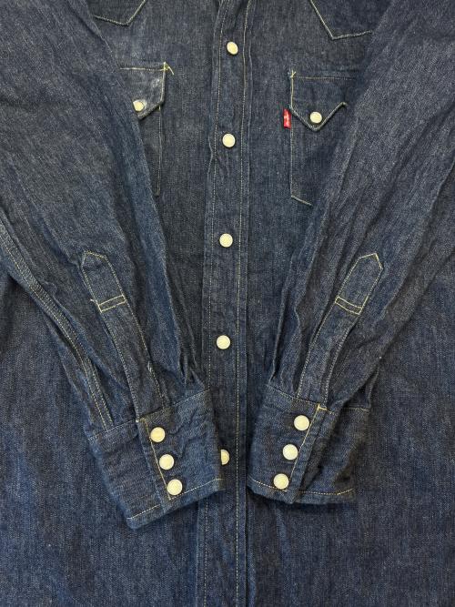LEVI'S VINTAGE CLOTHING（リーバイス ビンテージ クロージング）LEVI'S VINTAGE CLOTHING (リーバイス ビンテージ クロージング) LEVI'S VINTAGE CLOTHING　ショートホーン復刻モデル　90sウェスタンシャツ 米国バレンシア工場製 ネイビー サイズ:Mの古着・服飾アイテム