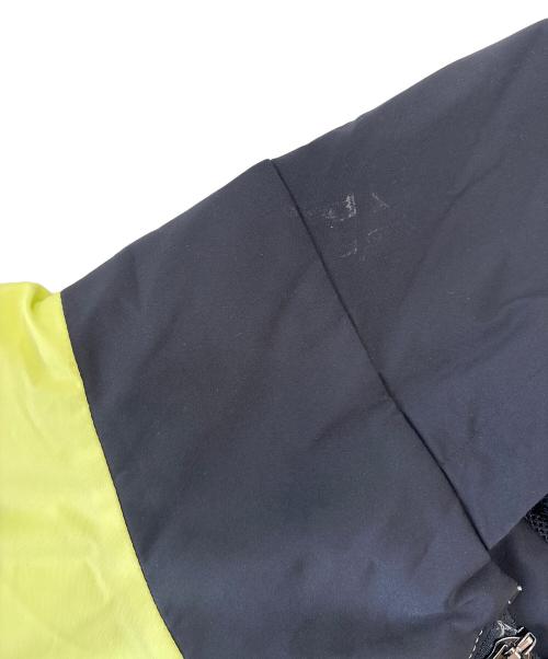 DESCENTE（デサント）DESCENTE (デサント) DESCENTE　ソロテックス フーデッドウインドジャケット イエロー×ブラック サイズ:XOの古着・服飾アイテム
