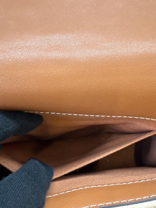 CHARLES & KEITH（チャールズアンドキース）CHARLES & KEITH (チャールズアンドキース) CHARLES & KEITH　キャンバス ターンロックチェーンハンドルバッグ　ハンドバッグ アイボリー×ブラウンの古着・服飾アイテム