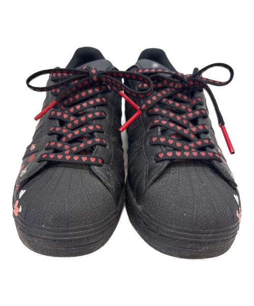 adidas（アディダス）adidas (アディダス) adidas　ローカットスニーカー　ハート柄 ブラック サイズ:25.5の古着・服飾アイテム