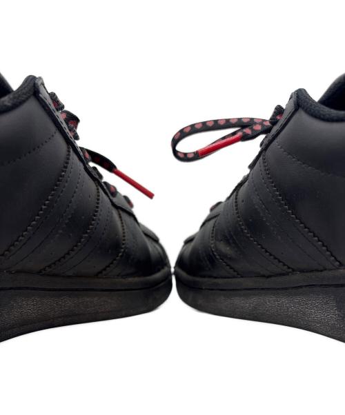 adidas（アディダス）adidas (アディダス) adidas　ローカットスニーカー　ハート柄 ブラック サイズ:25.5の古着・服飾アイテム