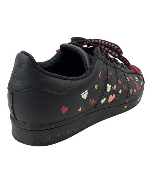 adidas（アディダス）adidas (アディダス) adidas　ローカットスニーカー　ハート柄 ブラック サイズ:25.5の古着・服飾アイテム