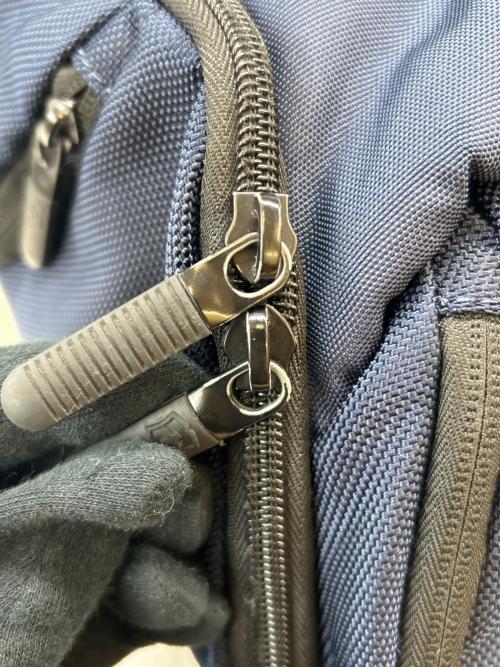 VICTORINOX（ビクトリノックス）VICTORINOX (ビクトリノックス) アルトモント プロフェッショナル エッセンシャル ラップトップ バックパック　バックパック ネイビーの古着・服飾アイテム