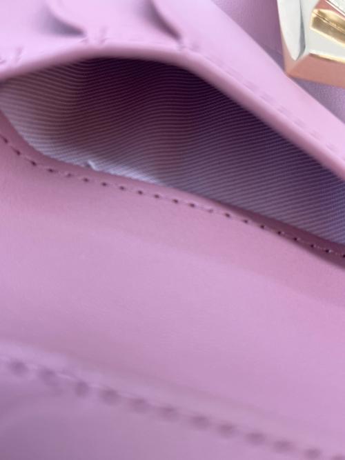 Kate Spade（ケイトスペード）Kate Spade (ケイトスペード) Kate Spade 　デコ スモール コンパクト ウォレット ピンクの古着・服飾アイテム