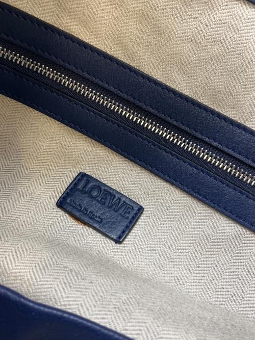 LOEWE（ロエベ）LOEWE (ロエベ) LOEWE　フラメンコ ホーボー　レザーハンドバッグ ネイビーの古着・服飾アイテム