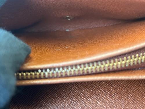 LOUIS VUITTON（ルイ ヴィトン）LOUIS VUITTON (ルイ ヴィトン) LOUIS VUITTON　モノグラム　ポルトモネ・ジップ2つ折り財布 ブラウンの古着・服飾アイテム