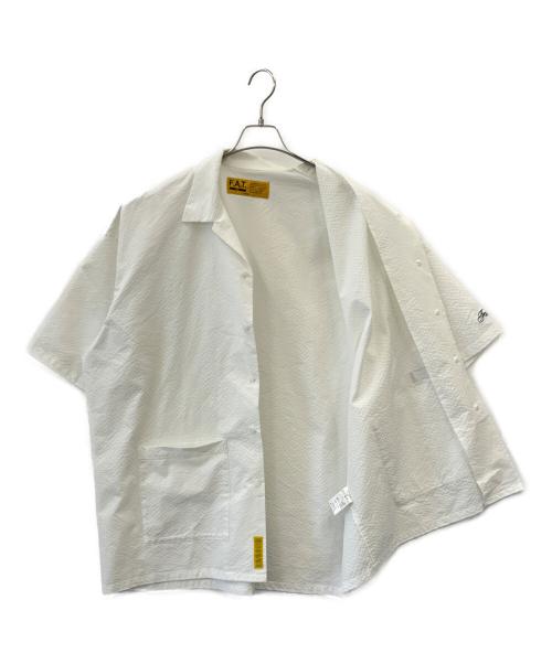 FAT（エフエーティー）FAT (エフエーティー) FAT　GIGGASUCKER　半袖シャツ ホワイト サイズ:不明の古着・服飾アイテム