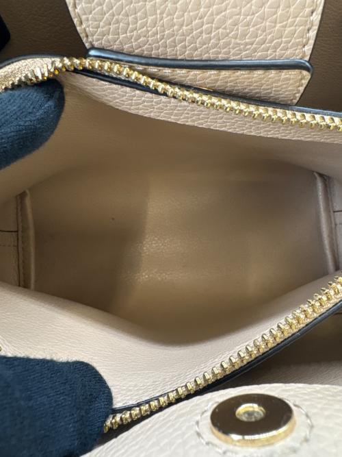 MICHAEL KORS（マイケルコース）MICHAEL KORS (マイケルコース) MICHAEL KORS 　2WAYバッグ ベージュの古着・服飾アイテム