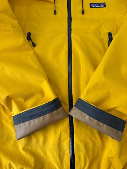 Patagonia（パタゴニア）Patagonia (パタゴニア) Patagonia　マウンテンパーカー イエロー サイズ:XSの古着・服飾アイテム
