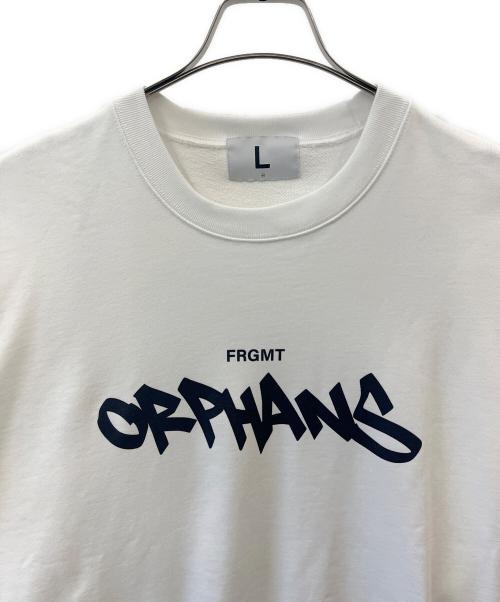 FRAGMENT DESIGN（フラグメントデザイン）FRAGMENT DESIGN (フラグメントデザイン) M.LEAGUE FRAGMENT DESIGN × M.LEAGUE  FRAGMENT ORPHANS  クルーネックスウェット ホワイト サイズ:Lの古着・服飾アイテム