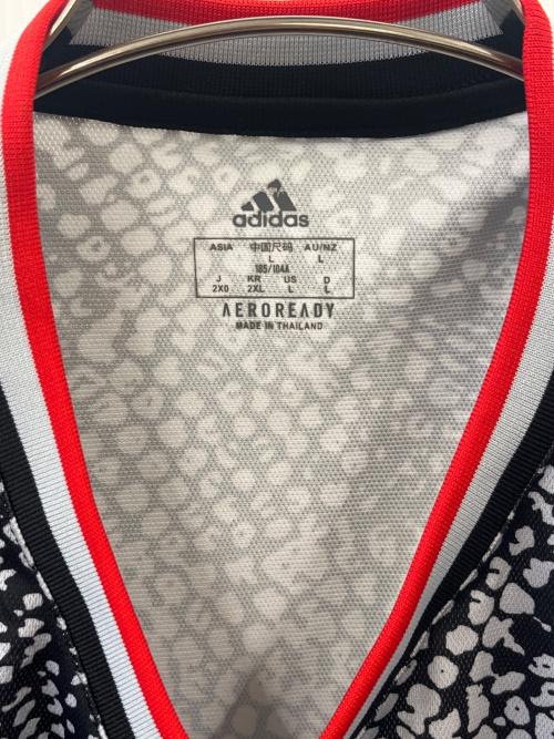 adidas（アディダス）adidas (アディダス) adidas　マンチェスターU　パイソン柄　半袖シャツ グレー サイズ:J 2XOの古着・服飾アイテム