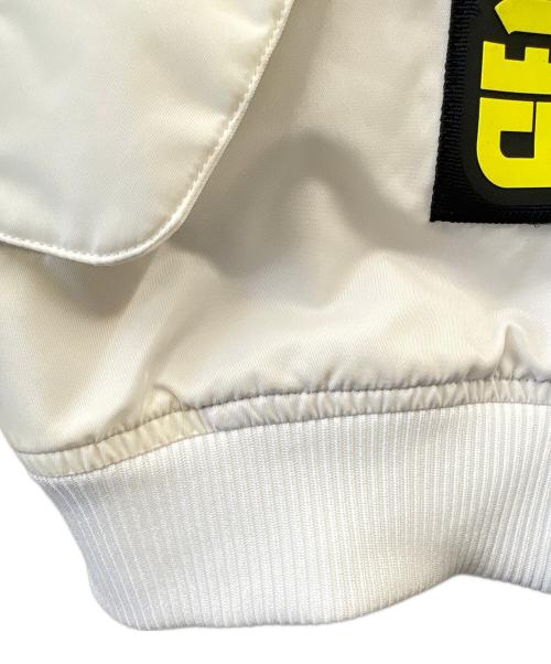 adidas（アディダス）adidas (アディダス) adidas　ロゴ パテッド ボンバー　中綿ジャケット ホワイト サイズ:J Oの古着・服飾アイテム
