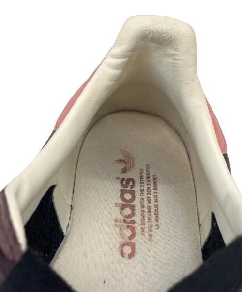 adidas（アディダス）adidas (アディダス) adidas  GAZELLE  スニーカー ブラウン×ピンク サイズ:27.5の古着・服飾アイテム