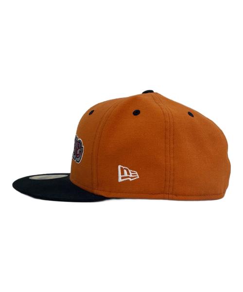 New Era（ニューエラ）New Era (ニューエラ) SUPREME (シュプリーム) New Era × Supreme  21SS GONZ LOGO  キャップ オレンジ×ブラック サイズ:7 1/2 59.6の古着・服飾アイテム