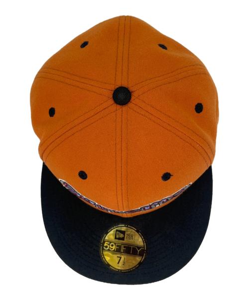 New Era（ニューエラ）New Era (ニューエラ) SUPREME (シュプリーム) New Era × Supreme  21SS GONZ LOGO  キャップ オレンジ×ブラック サイズ:7 1/2 59.6の古着・服飾アイテム