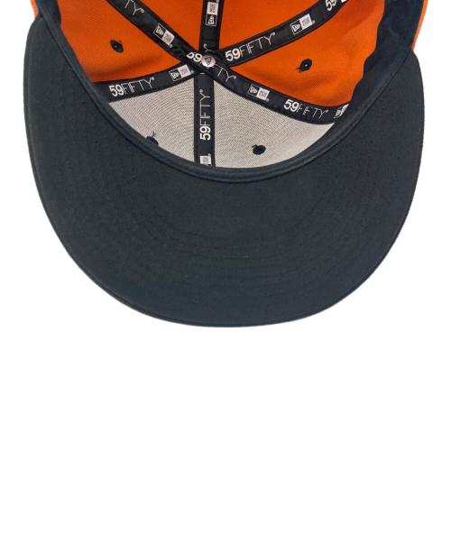 New Era（ニューエラ）New Era (ニューエラ) SUPREME (シュプリーム) New Era × Supreme  21SS GONZ LOGO  キャップ オレンジ×ブラック サイズ:7 1/2 59.6の古着・服飾アイテム