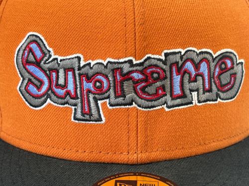 New Era（ニューエラ）New Era (ニューエラ) SUPREME (シュプリーム) New Era × Supreme  21SS GONZ LOGO  キャップ オレンジ×ブラック サイズ:7 1/2 59.6の古着・服飾アイテム