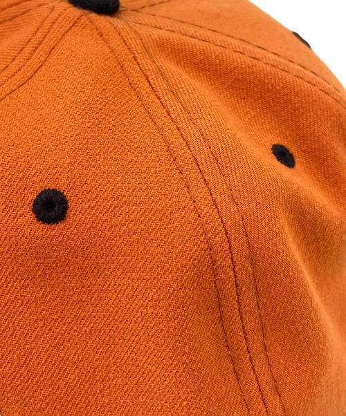 New Era（ニューエラ）New Era (ニューエラ) SUPREME (シュプリーム) New Era × Supreme  21SS GONZ LOGO  キャップ オレンジ×ブラック サイズ:7 1/2 59.6の古着・服飾アイテム