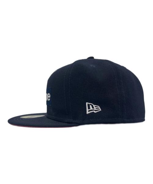 New Era（ニューエラ）New Era (ニューエラ) Supreme (シュプリーム) New Era × Supreme ボックスロゴ OPENING DAY 2021  キャップ ネイビー×ピンク サイズ:7 3/8 58.7の古着・服飾アイテム