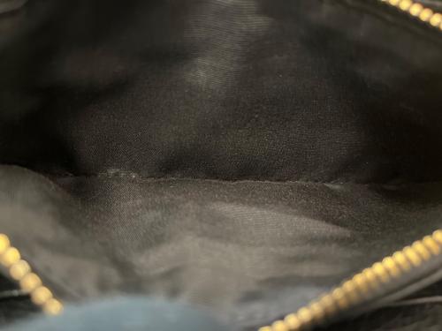 VERSACE（ヴェルサーチ）VERSACE (ヴェルサーチ) VERSACE　ヴィルトゥス　ラウンドファスナー長財布 ブラックの古着・服飾アイテム