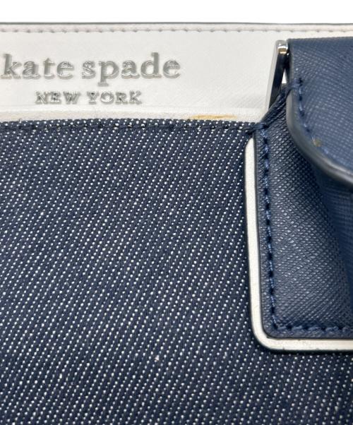 Kate Spade（ケイトスペード）Kate Spade (ケイトスペード) Kate Spade 　デニム スモール サッチェル 　2WAYバッグ ホワイト×ネイビーの古着・服飾アイテム