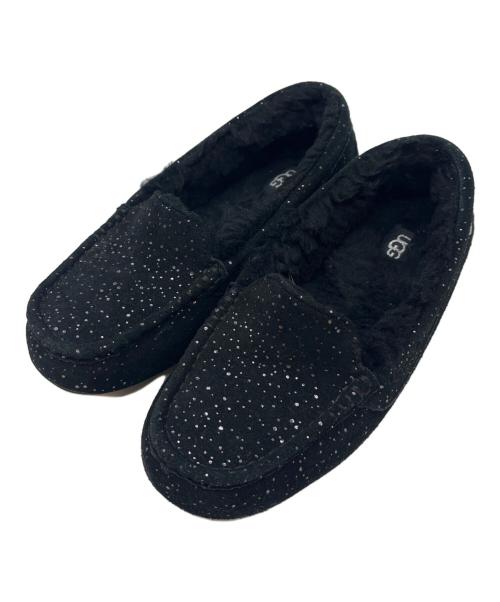 UGG（アグ）UGG (アグ) UGG  Ansley Metallic Spots  モカシンシューズ ブラック サイズ:24の古着・服飾アイテム