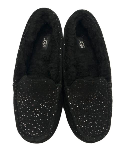 UGG（アグ）UGG (アグ) UGG  Ansley Metallic Spots  モカシンシューズ ブラック サイズ:24の古着・服飾アイテム