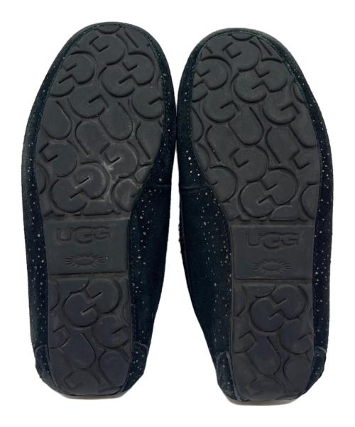 UGG（アグ）UGG (アグ) UGG  Ansley Metallic Spots  モカシンシューズ ブラック サイズ:24の古着・服飾アイテム