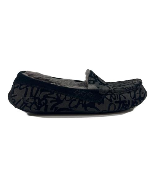 UGG（アグ）UGG (アグ) UGG  ANSLEY  スパークル グラフィティ  モカシンシューズ グレー サイズ:24の古着・服飾アイテム