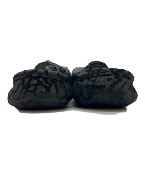 UGG（アグ）UGG (アグ) UGG  ANSLEY  スパークル グラフィティ  モカシンシューズ グレー サイズ:24の古着・服飾アイテム