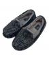 UGG（アグ）の古着「UGG  ANSLEY  スパークル グラフィティ  モカシンシューズ」｜グレー