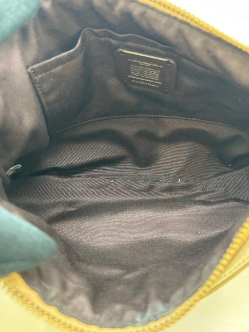 COACH（コーチ）COACH (コーチ) COACH　シグネチャー　ショルダーバッグ ベージュの古着・服飾アイテム