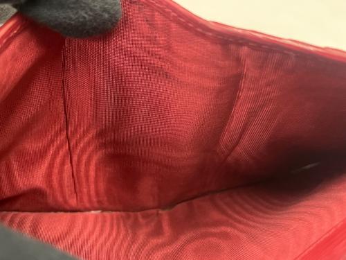 PRADA（プラダ）PRADA (プラダ) PRADA 2つ折り財布 レッド×ピンクの古着・服飾アイテム