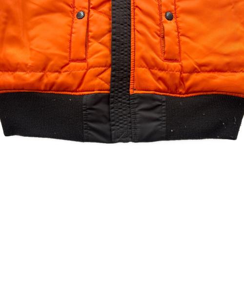 AVIREX（アヴィレックス）AVIREX (アヴィレックス) AVIREX COMMERCIAL LOGO MA-1  MA-1中綿ジャケット ブラック×オレンジ サイズ:LARGEの古着・服飾アイテム