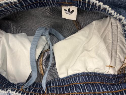 adidas（アディダス）adidas (アディダス) adidas  ミッドライス ツーインワンデニムパンツ インディゴ サイズ:2XLの古着・服飾アイテム