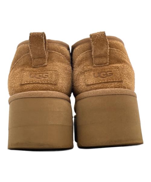 UGG（アグ）UGG (アグ) UGG　Classic Ultra Mini Platform　ムートンブーツ ベージュ サイズ:24の古着・服飾アイテム