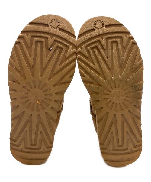 UGG（アグ）UGG (アグ) UGG　Classic Ultra Mini Platform　ムートンブーツ ベージュ サイズ:24の古着・服飾アイテム