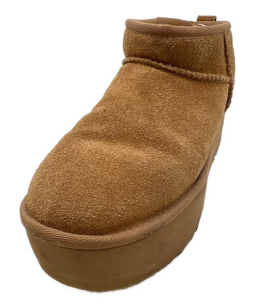 UGG（アグ）UGG (アグ) UGG　Classic Ultra Mini Platform　ムートンブーツ ベージュ サイズ:24の古着・服飾アイテム