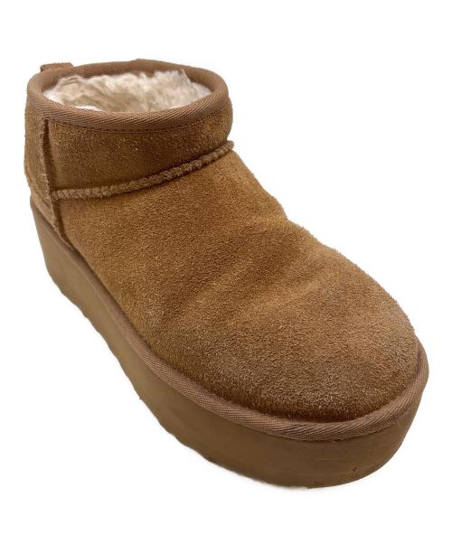 UGG（アグ）UGG (アグ) UGG　Classic Ultra Mini Platform　ムートンブーツ ベージュ サイズ:24の古着・服飾アイテム