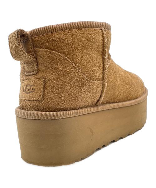 UGG（アグ）UGG (アグ) UGG　Classic Ultra Mini Platform　ムートンブーツ ベージュ サイズ:24の古着・服飾アイテム