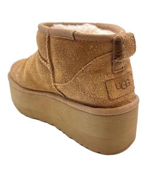 UGG（アグ）UGG (アグ) UGG　Classic Ultra Mini Platform　ムートンブーツ ベージュ サイズ:24の古着・服飾アイテム