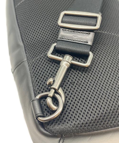 COACH（コーチ）COACH (コーチ) COACH  シグネチャー　スリングバッグ ブラック×ネイビーの古着・服飾アイテム