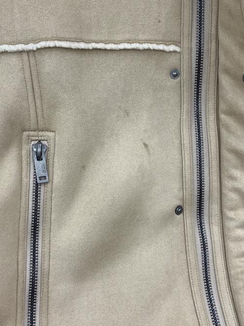 UGG（アグ）UGG (アグ) UGG　セイデンラックスフラッフジャケット ベージュ×ホワイト サイズ:XLの古着・服飾アイテム